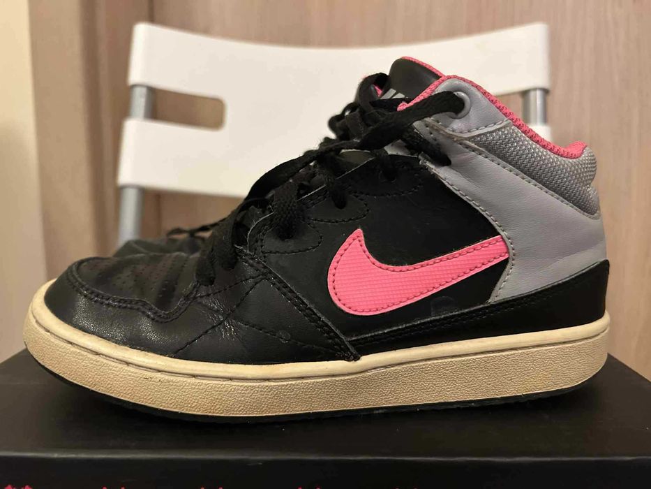 Дамски кецове Nike