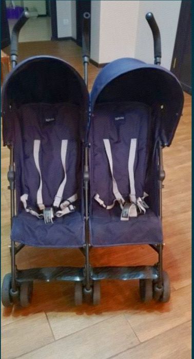 Продам прогулочную коляску для двойни