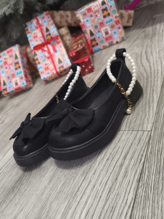 Обувь праздничная так и школьная для девочки