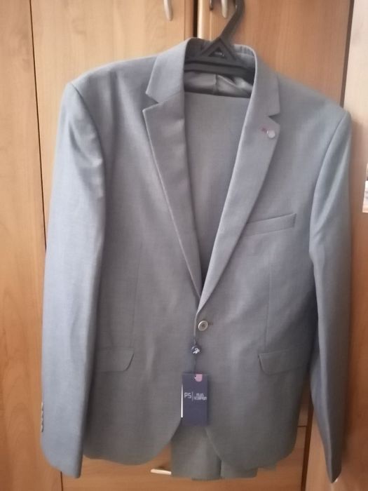 Новый стильный костюм