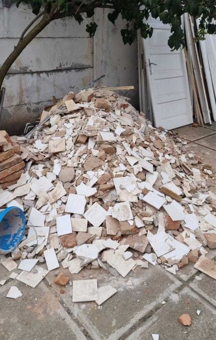 Transport moloz,crengi,mobila Demolari manuale