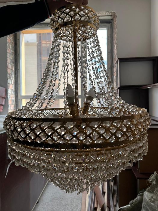 Деревянные панели, двери, комод, островок