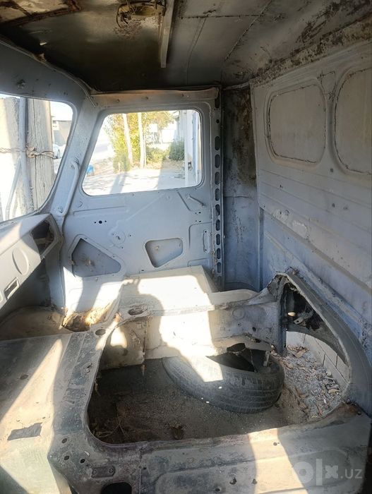 Кабина  УАЗ зангламаган чириган жойи йук пачти таййор холда грунтовка