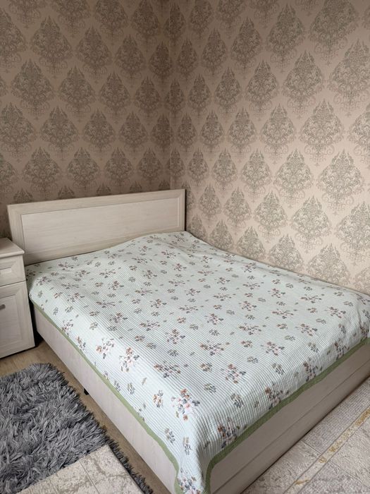 Двуспальная кровать