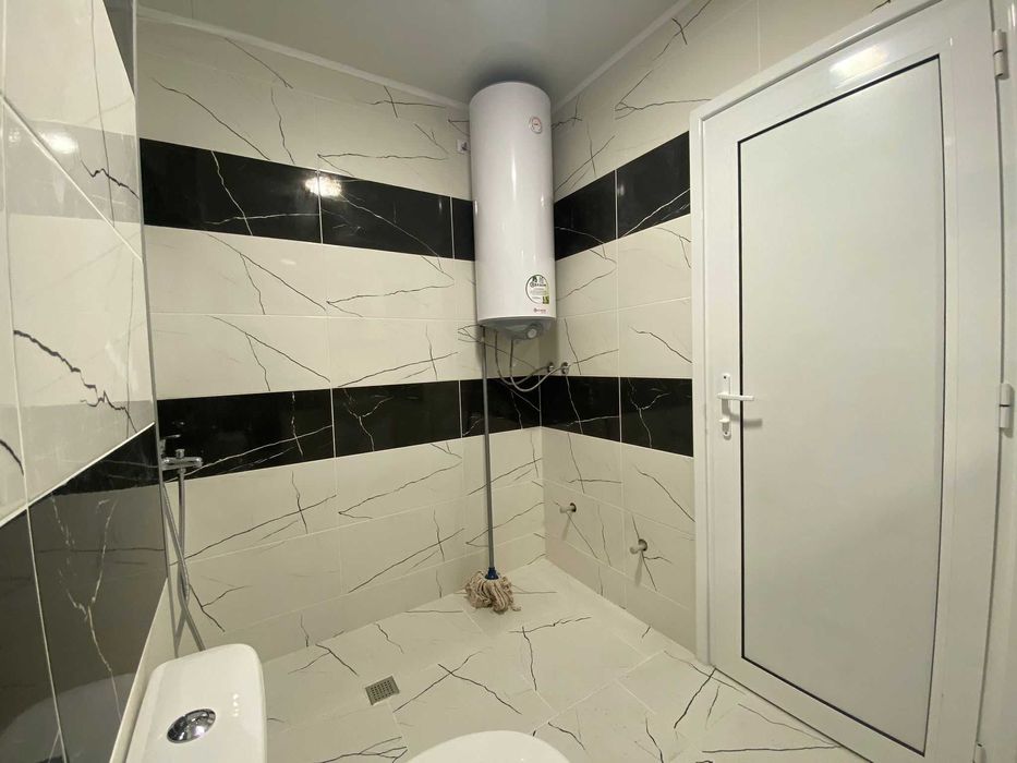 Продава се Двустаен апартамент в Варна, Възраждане 1 - 60 кв.м за 9 €/кв.м - Снимка #8