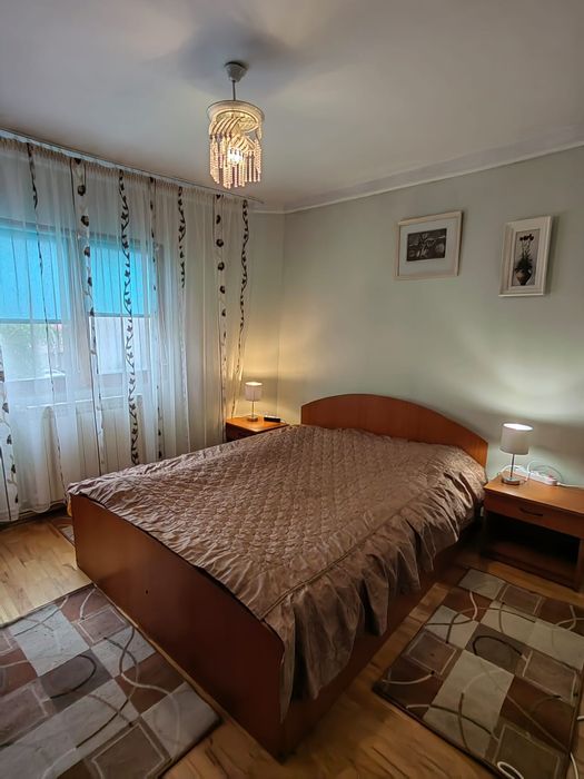 Apartament de vânzare, 3 camere , Comănești