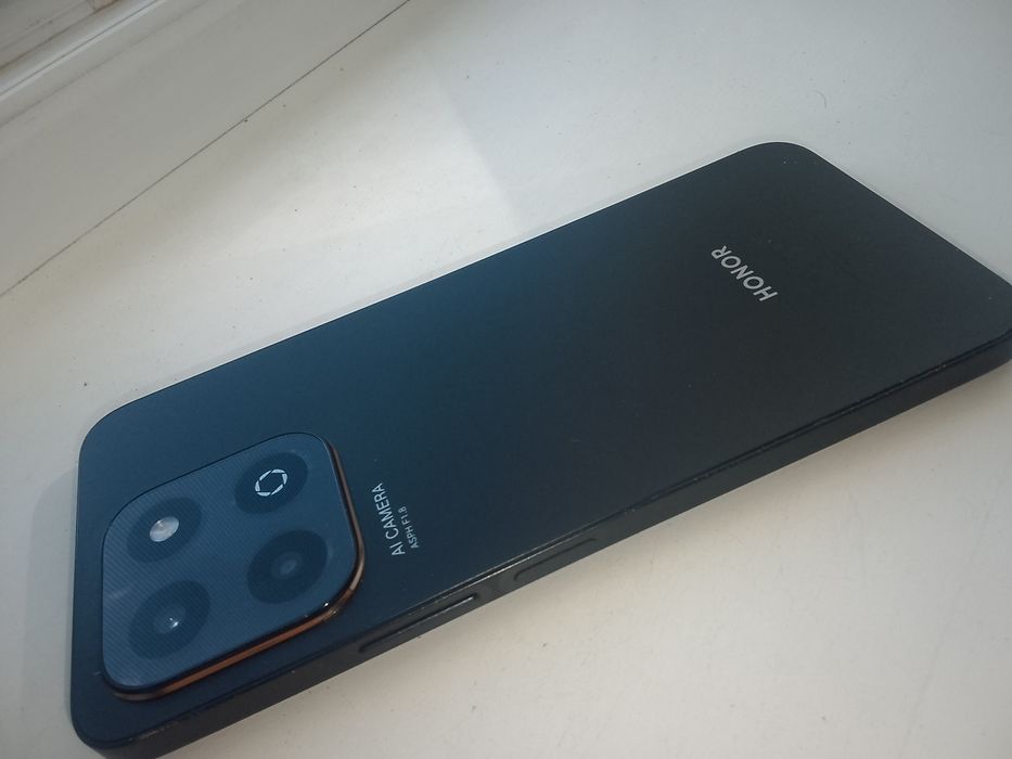 Продам телефон Xonor x6b 256