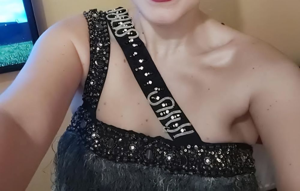 Vand rochie cu franjuri