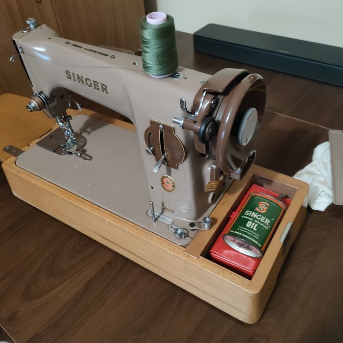 Mașină de cusut Singer