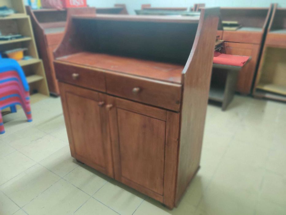 Dulapuri, gueridon lemn, alte elemente de mobilier GRATIS