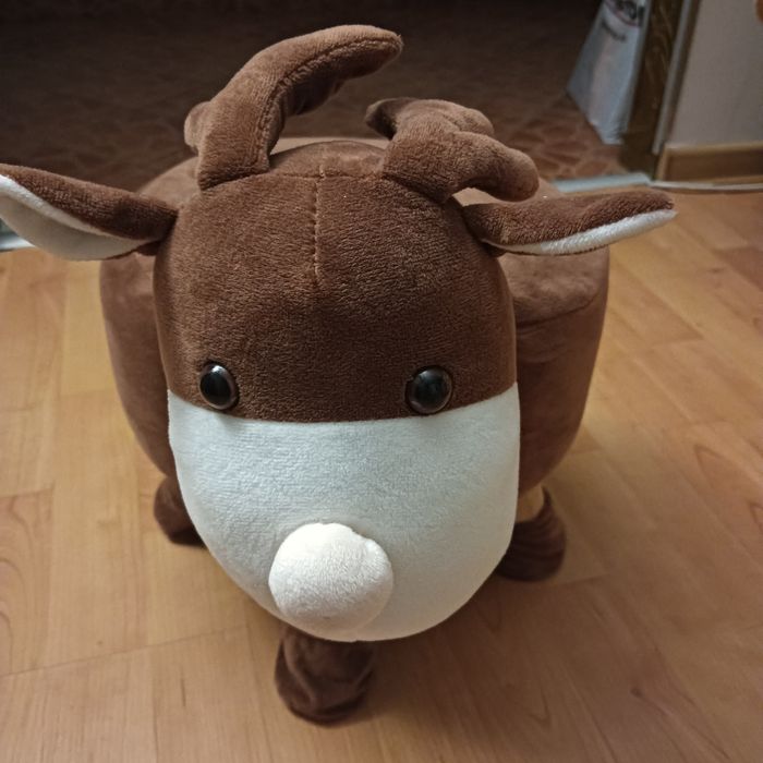 Vând taburet (ren) cu husa detasabila nefolosit de copil