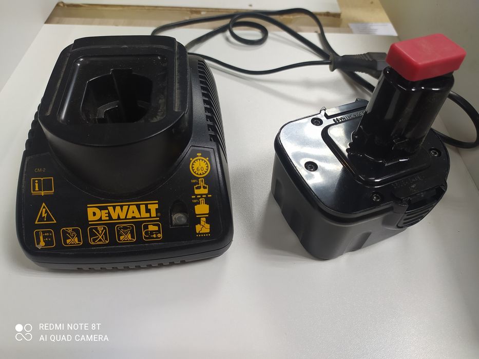 Зарядное устройство "DeWalt"