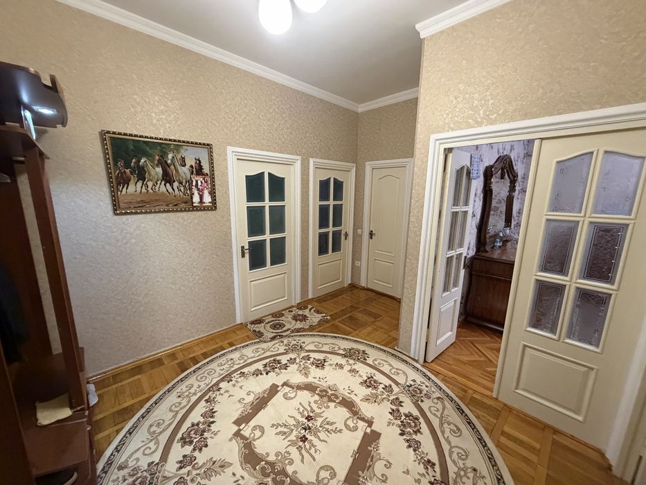 3/4/4, 115 кв.м  квартира,  Тинчлик метро 150 м якинида тезда сотилади