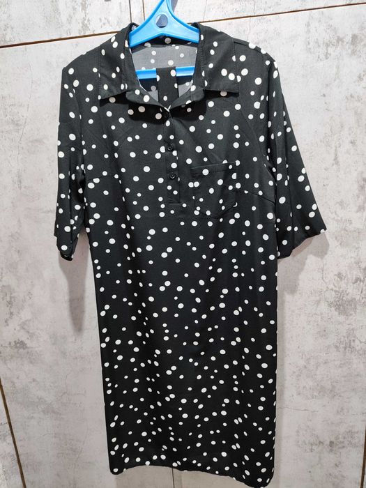 Продам новое платье с поясом