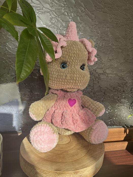 Плетена играчка еднорог