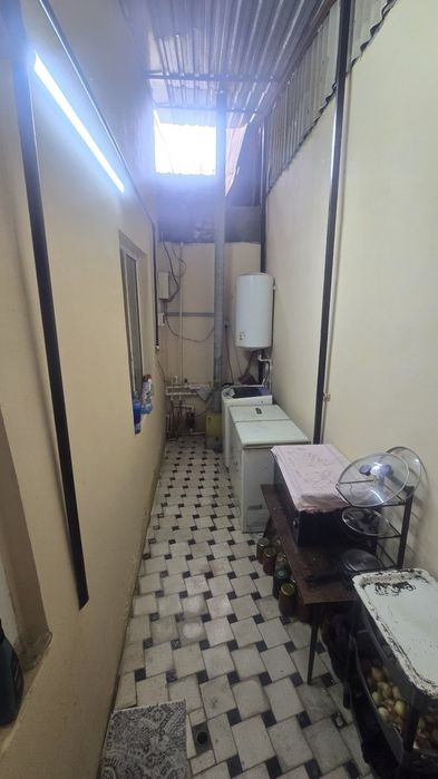 Юнусабад-19 Кизил дехкон дом 2-этажный 5-комнат 1-сотка земли.