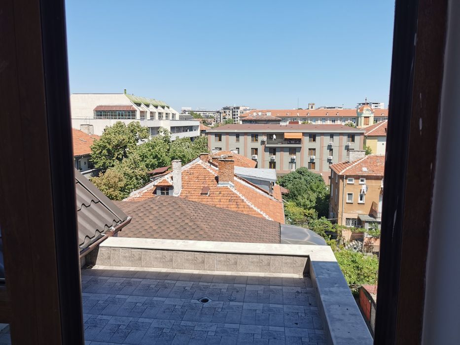 Продава се Многостаен апартамент в Пловдив, Сточна гара - 175 кв.м за 2000 €/кв.м - Снимка #1