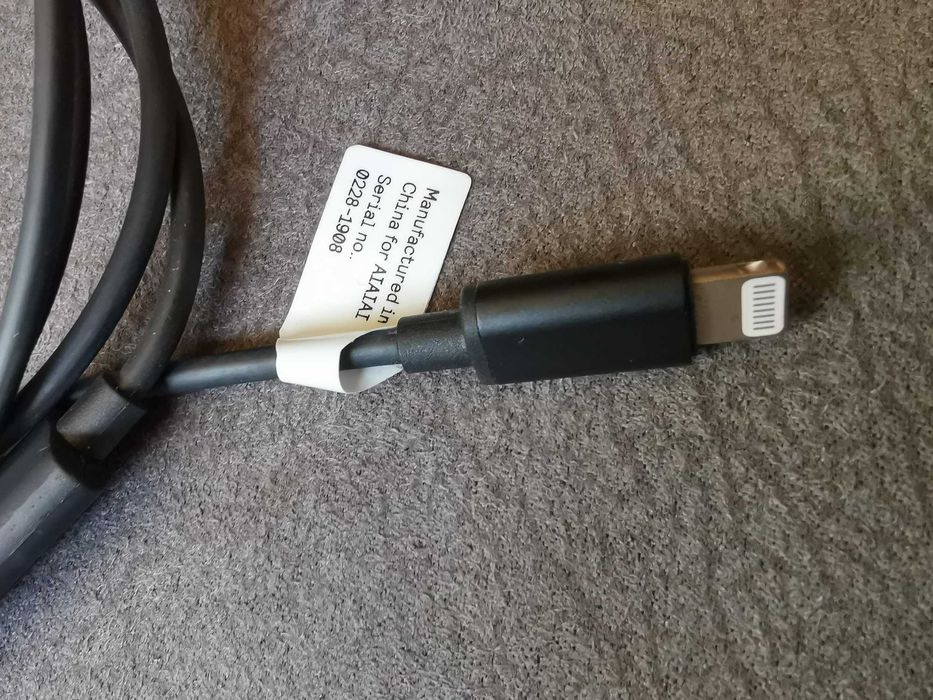 AIAIAI Cablu casti cu microfon ligtning (pentu Apple ) cu jack ca nou