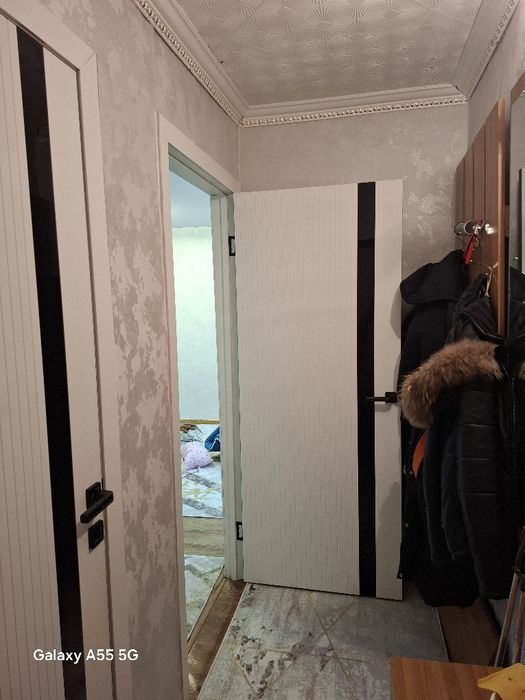 Продаётся 2 ком кв 2эт