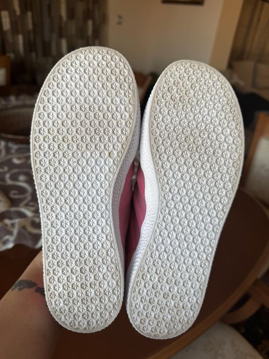 Продавам Adidas Gazele - 33 номер