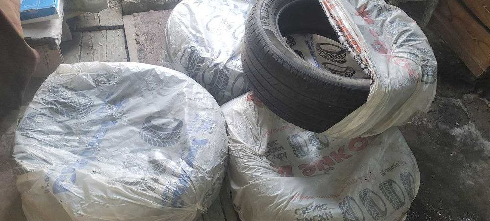 Продам летние покрышки, размер 285/50/R20 4 шт.