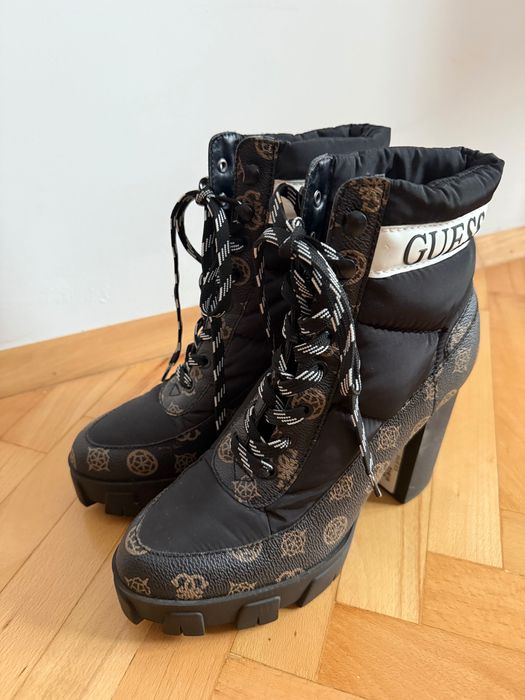 Нови обувки GUESS