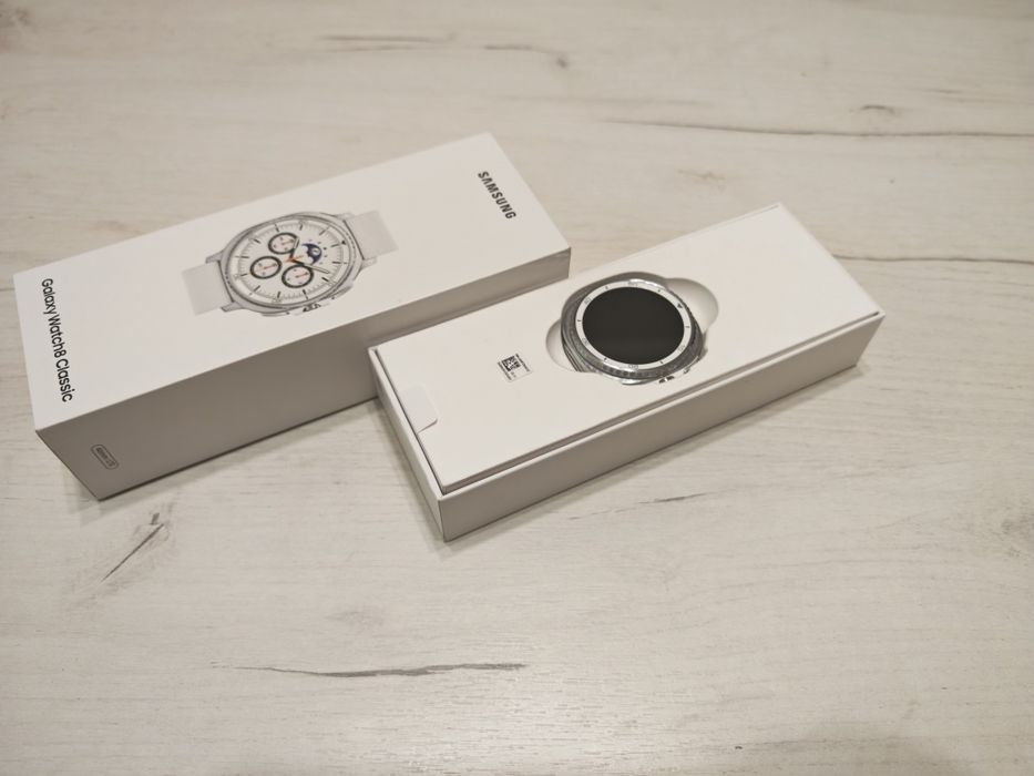 Като нов Samsung Galaxy Watch 8 Classic LTE  White Гаранция