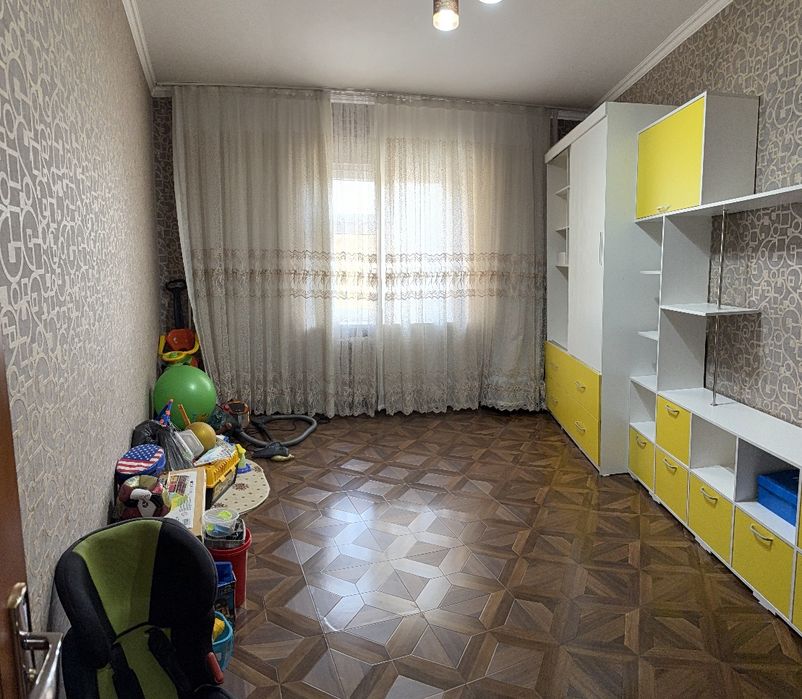 Продается 5 комнатная квартира массив куйлюк 5 базарчик (RV)