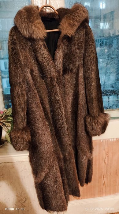 Продам шубу женскую