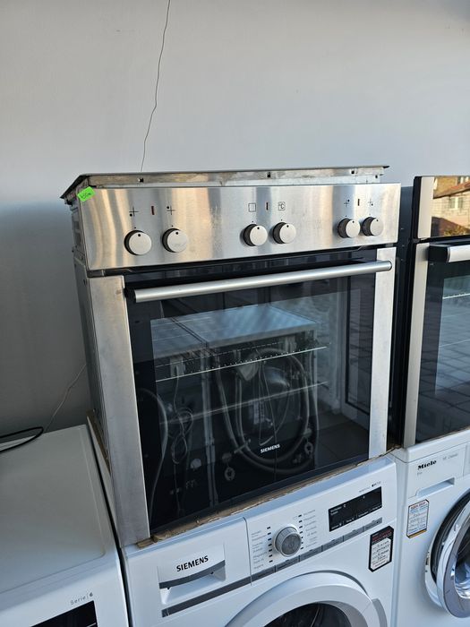 Фурна за вграждане с керамичен плот  SIEMENS