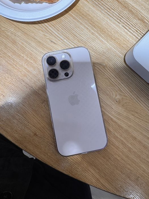 Продам iphone 16 pro