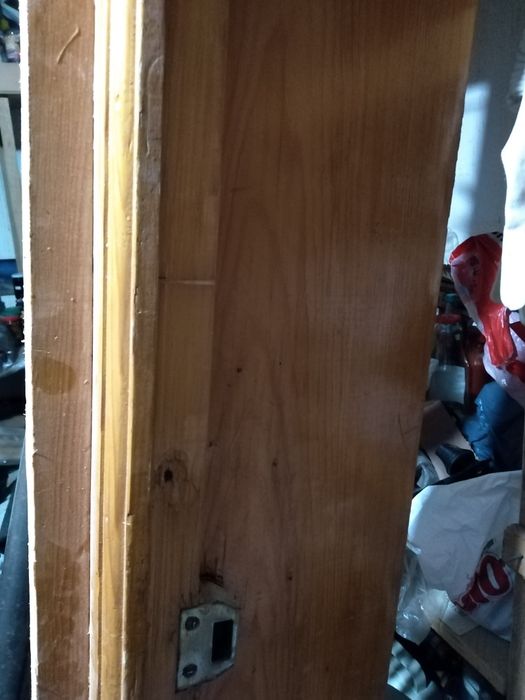 Ușă de intrare în apartament