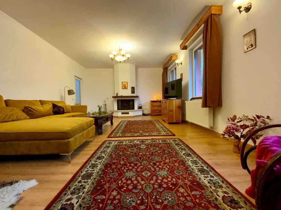 Vilă complet mobilată, 5 camere, teren 2.000 mp, la 100 km de București – gata de mutare!