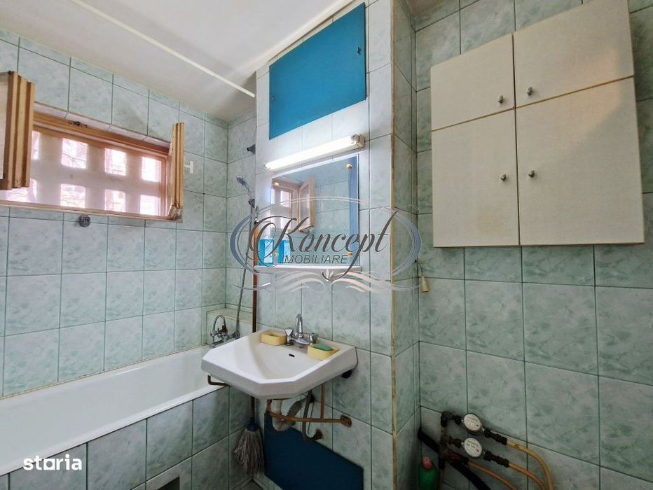Apartament spatios cu balcon inchis si beci in zona Supeco