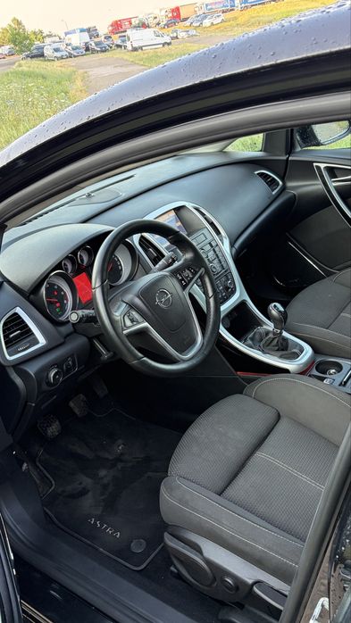 Opel astra j 2012