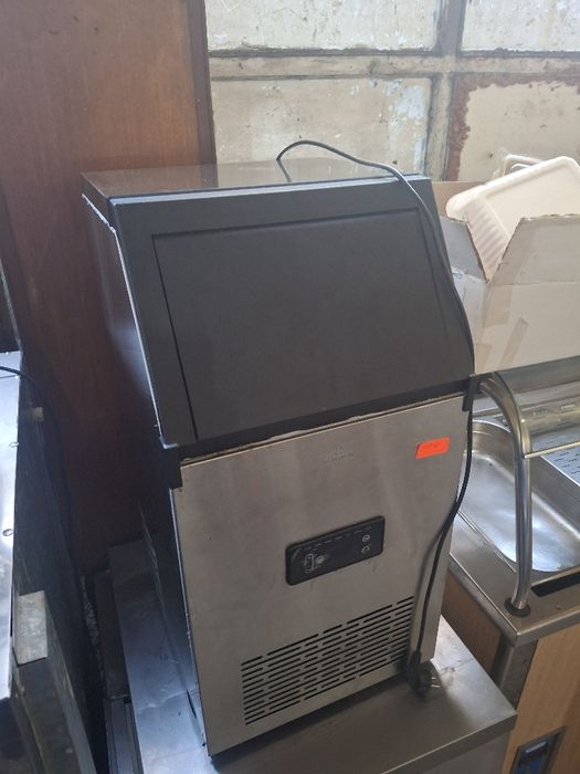 Ледогенератор професионален 40 кг 24 часа