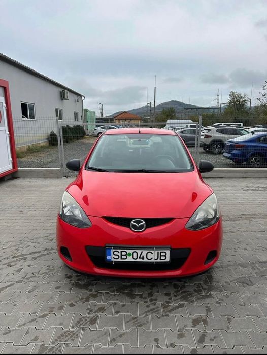 -Mazda 2 -Autovehiculul
