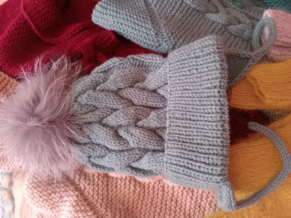 Вязаные кофточки с капюшоном