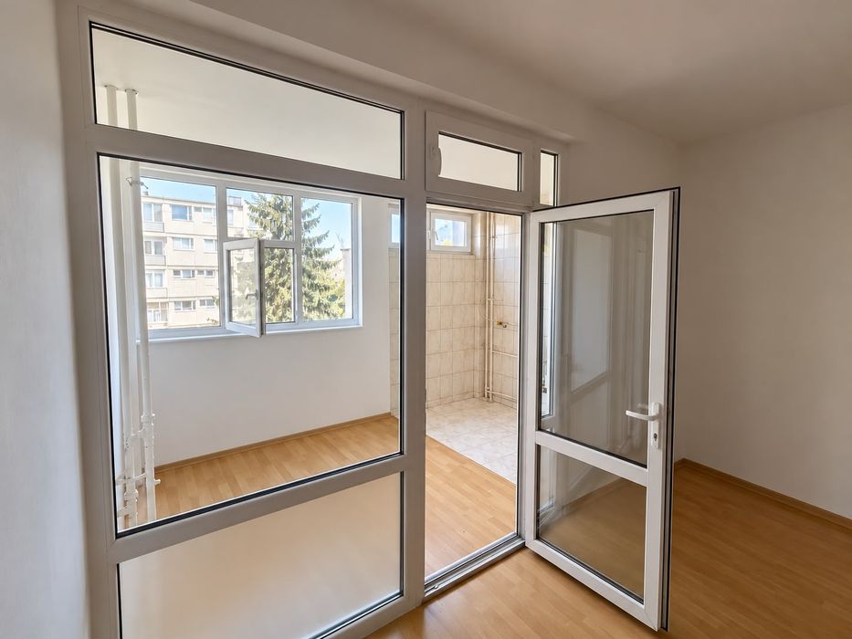 Vand garsoniera apartament 33 mp