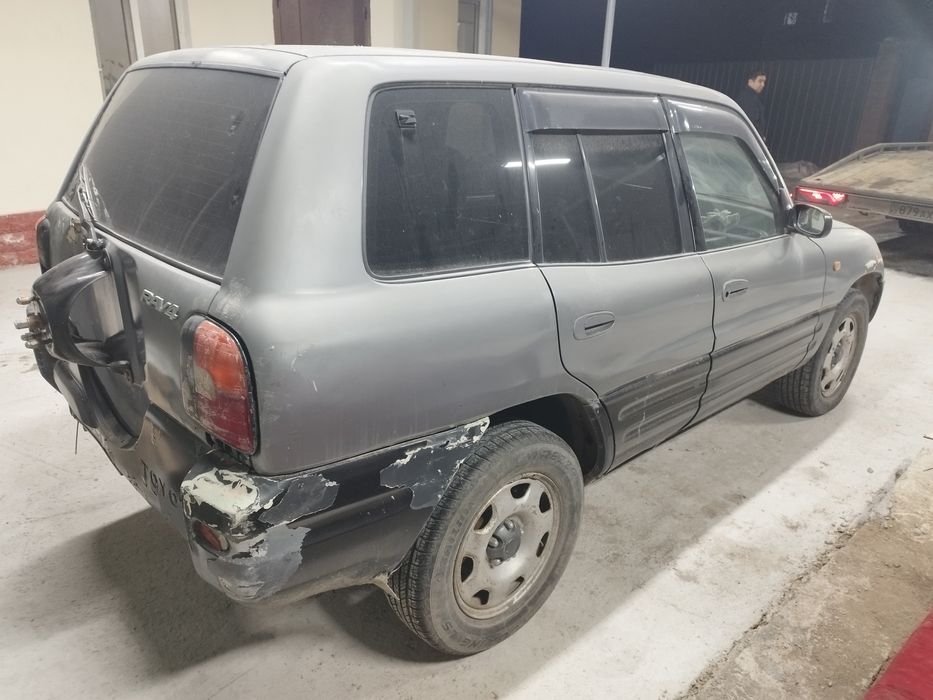 Продам Rav 4 машина состояние среднее!