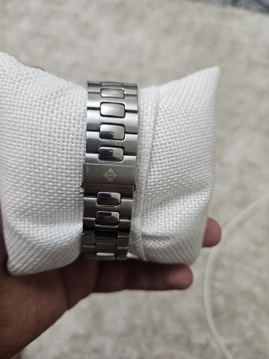 Продавам часовник