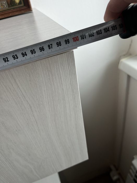 Полка навесная с дверками