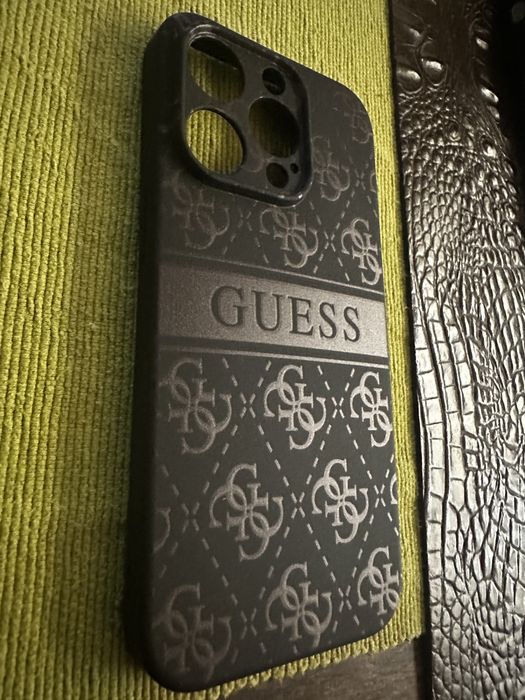 Кейс за IPhone 14pro Guess