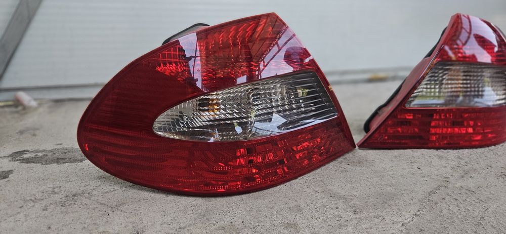 Предна Решетка  Ляв и Десен Стоп за Mercedes CLK W209