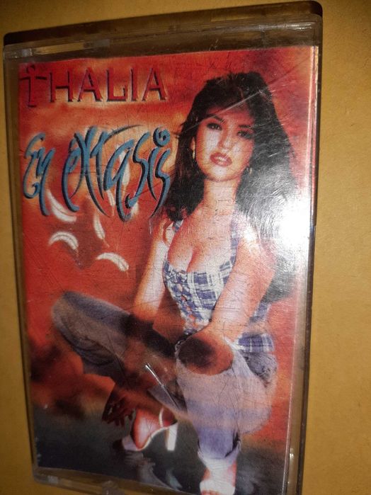 Thalía  - En éxtasis (English: In ecstasy)