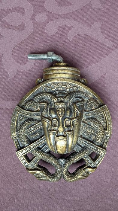 accesoriu din metal cu craniu si sarpe pentru motocicleta ex urss