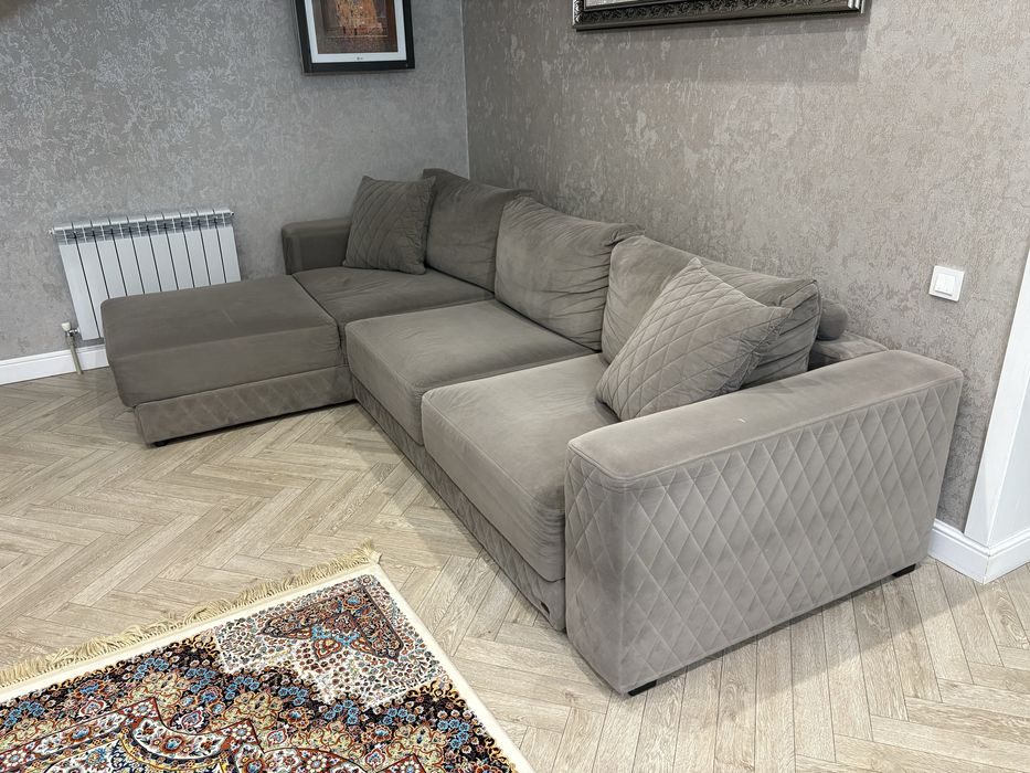 Почти новый диван