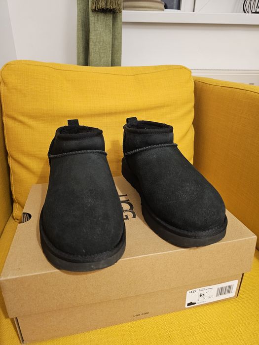 Vand UGG mini dama,negre, marimea 41