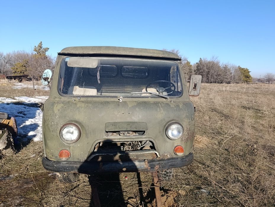 Продам УАЗ на запчасти
