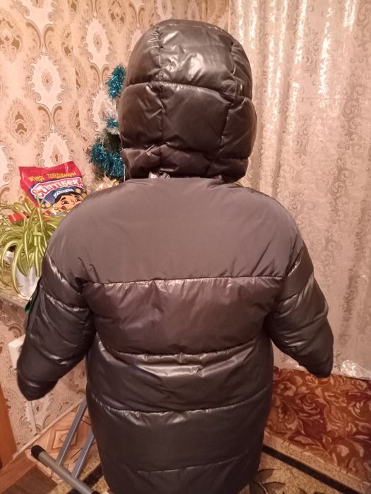 Продам пуховики почти новые